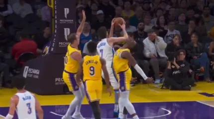 NBA常规赛湖人以87-123不敌雷霆

湖人球员阿杜-蒂耶罗接受了记者采访，谈