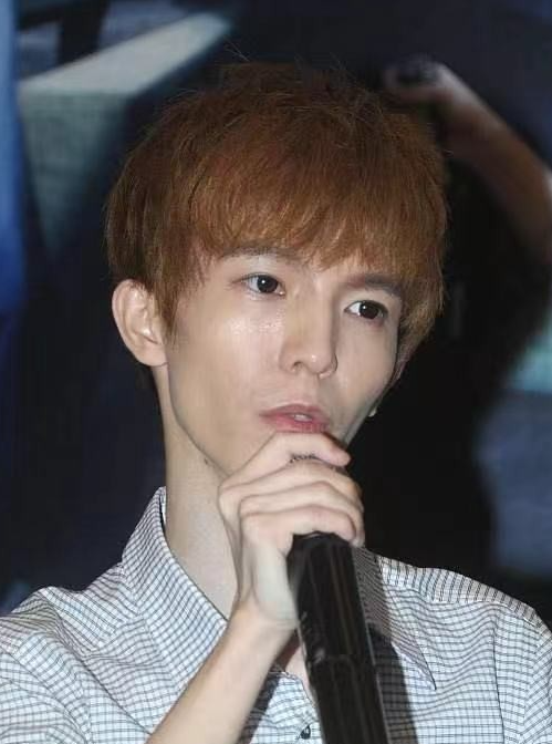 郭敬明冲上了热搜这次不是什么好事
而且原因十分尴尬，这到底是怎么回事呢？
事件起