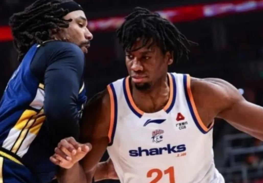 广东大外援刻苦训练，疯狂瘦身+增肌，他要赢得的杜锋信任 
 
广东宏远已经在基地