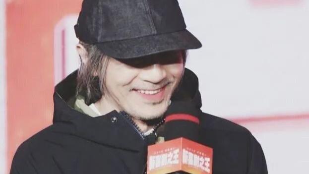 周星驰也没想到，64岁的他头发都白完了，还有无数影迷在等他