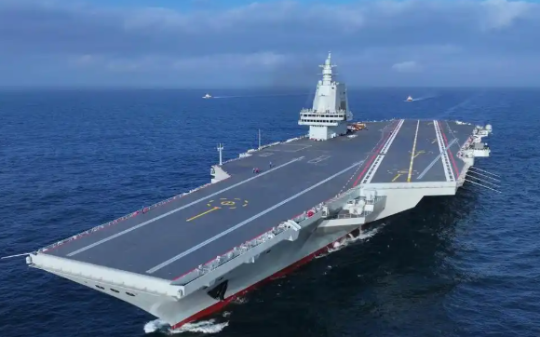 中国航母奇迹：中印航母开工仅差15天，如今却领先了十多年，印度阿三只有口嗨能力…