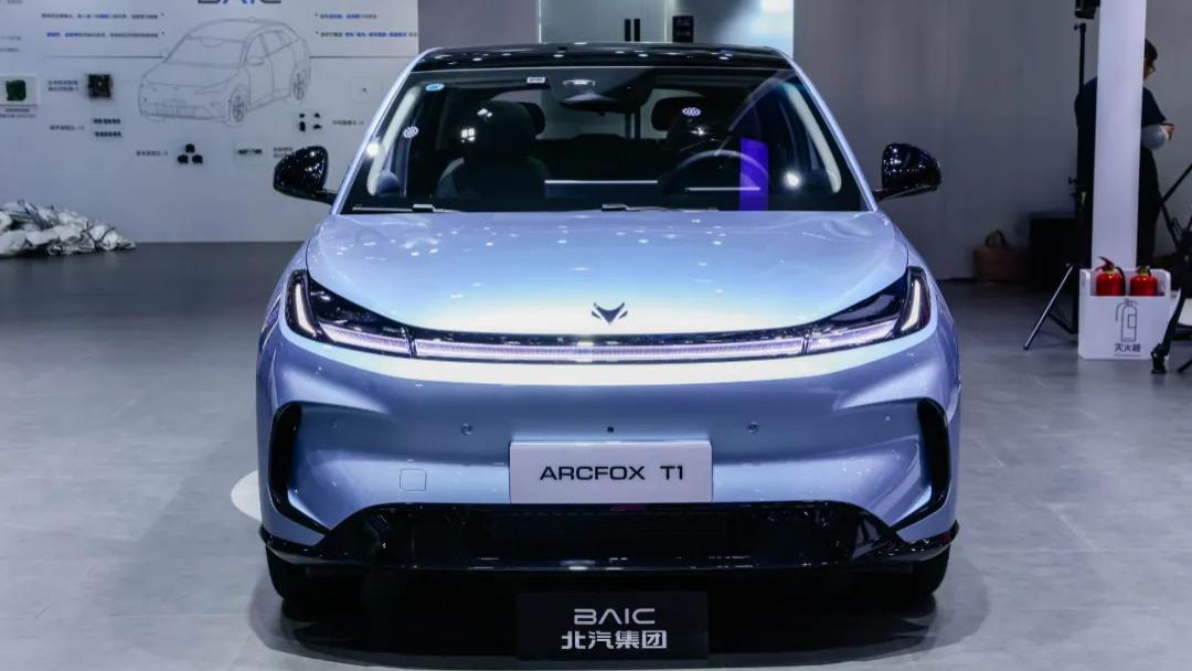 新款极狐T1 550km版本申报信息解析：续航、动力双升级