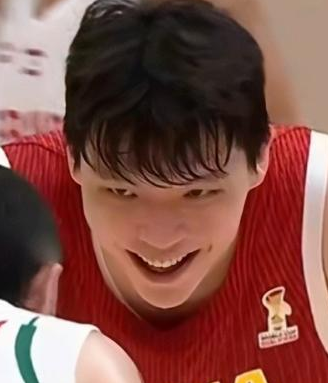 中国男篮球员杨瀚森谈自己被挑衅时如何调整心态，他表示：我觉得对面可能心态有点问题