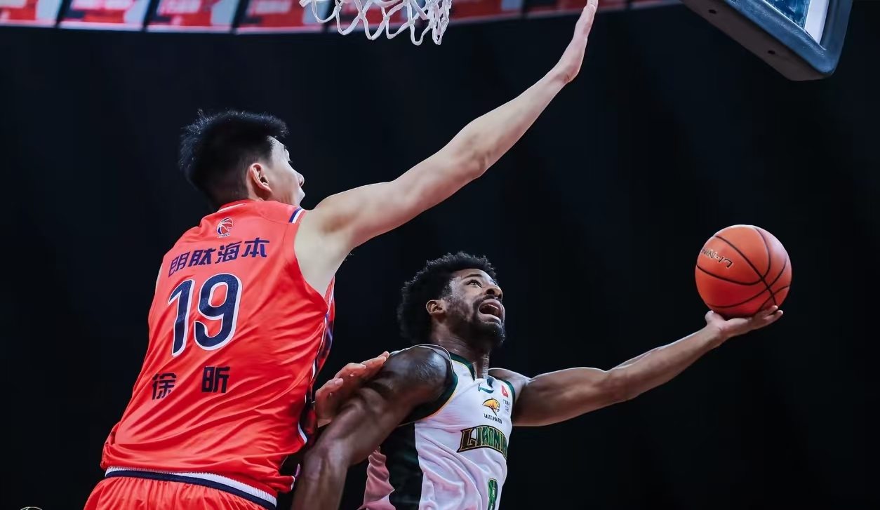 徐昕20+9高效输出，末节拯救球队于危难，广东球迷：队危速归！