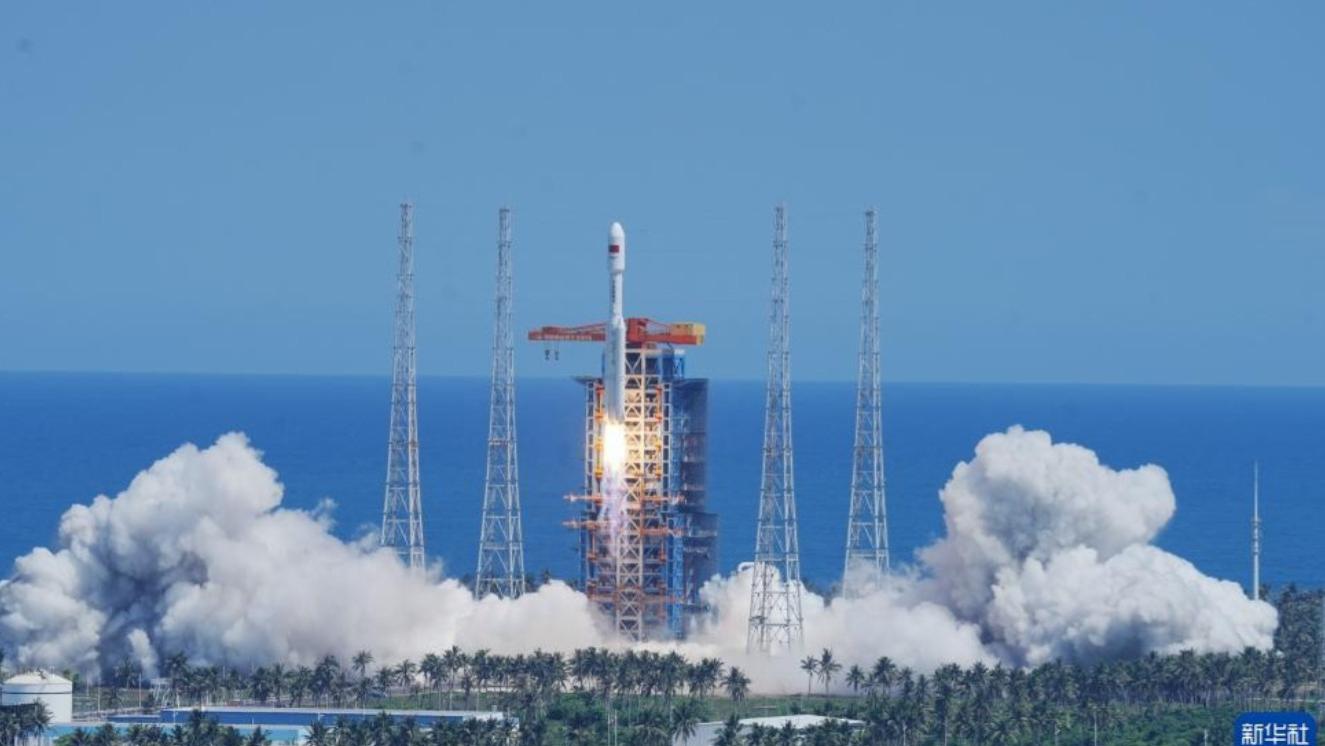 海南传来一声巨响！马斯克领先7年的技术，中国18星批量突破
