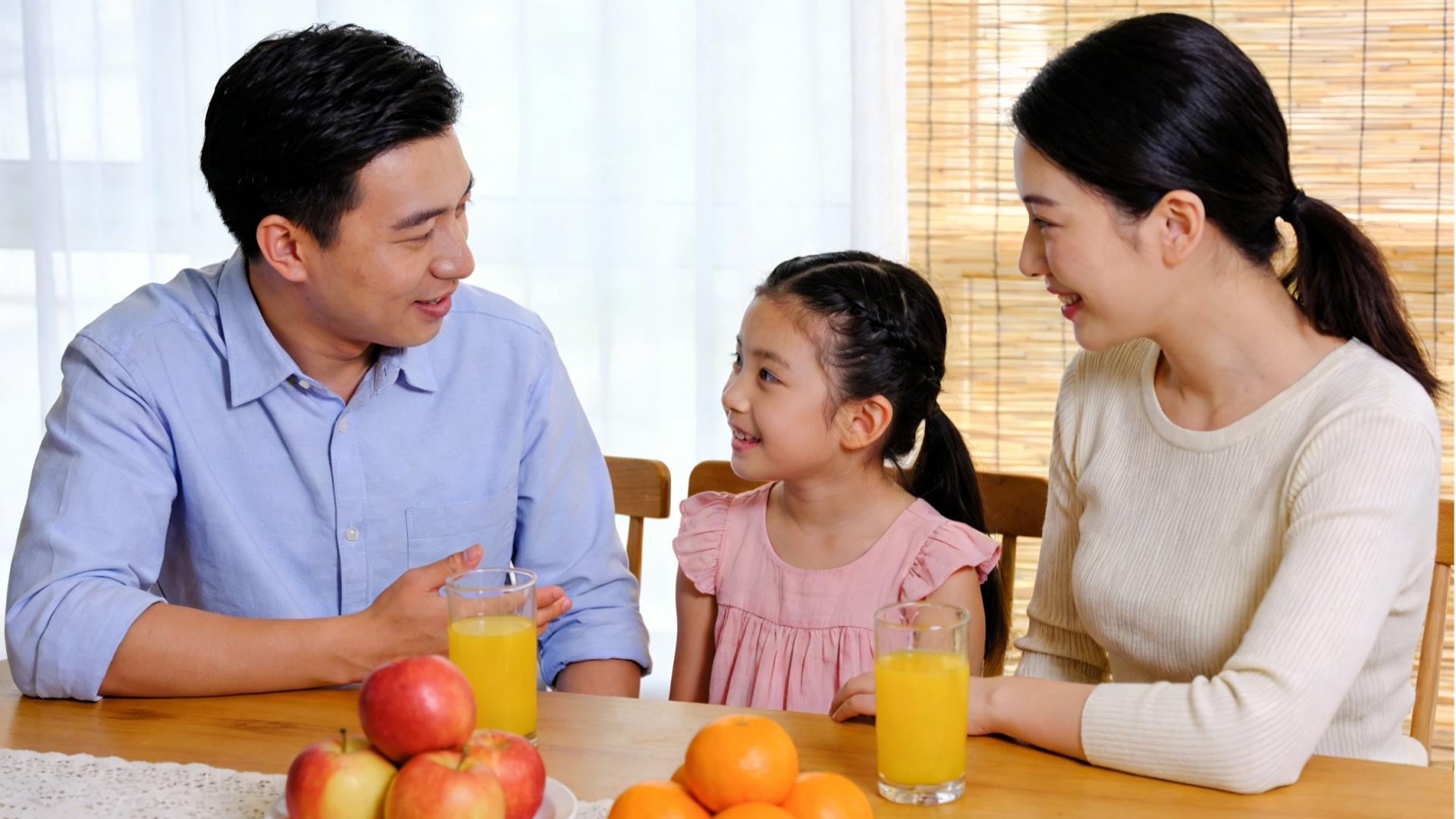 葫芦里教育丨不想把孩子逼成仇人？试试这套“民主+底线”的黄金教育法则