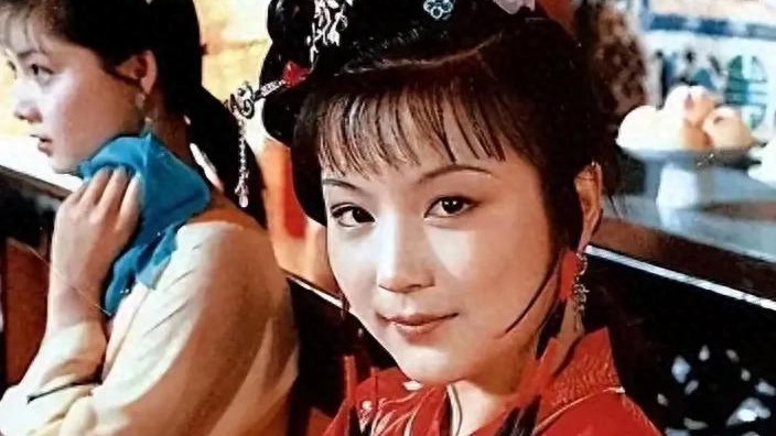 一场螃蟹宴让她成为人间清醒，照顾到所有人，唯独没照顾到她自己