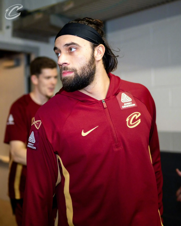 斯特鲁斯篮板太关键！完美适配骑士小阵容
尽管仅出战4场比赛，马克斯·斯特鲁斯场均