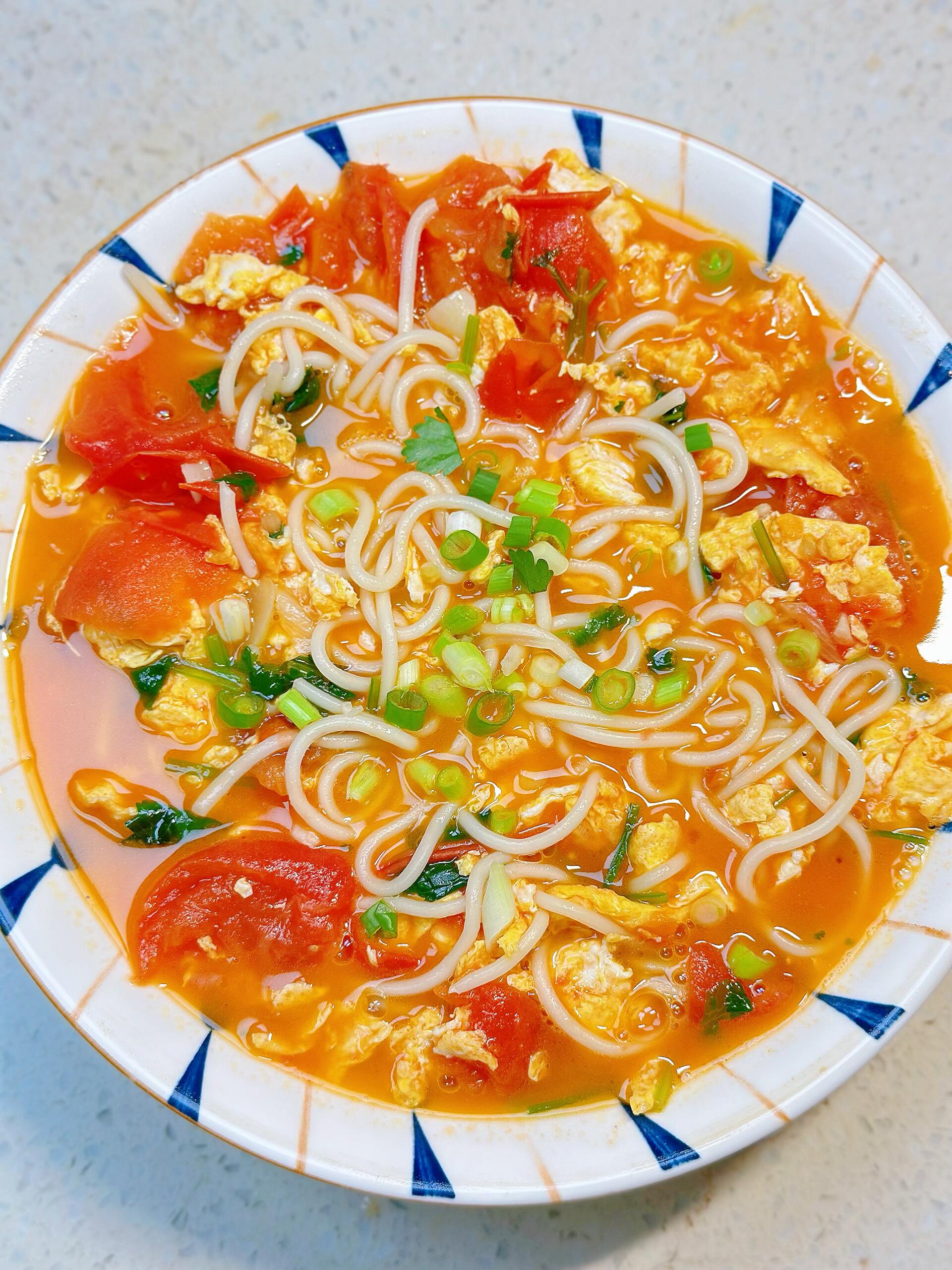 番茄鸡蛋打卤面🔥连吃7天不腻，吸溜一口超满足
家人们谁懂啊😭 这碗番茄鸡蛋打