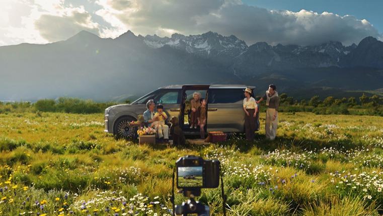 焕新极氪009开启预售，推出豪华七座 Ultra+齐家版