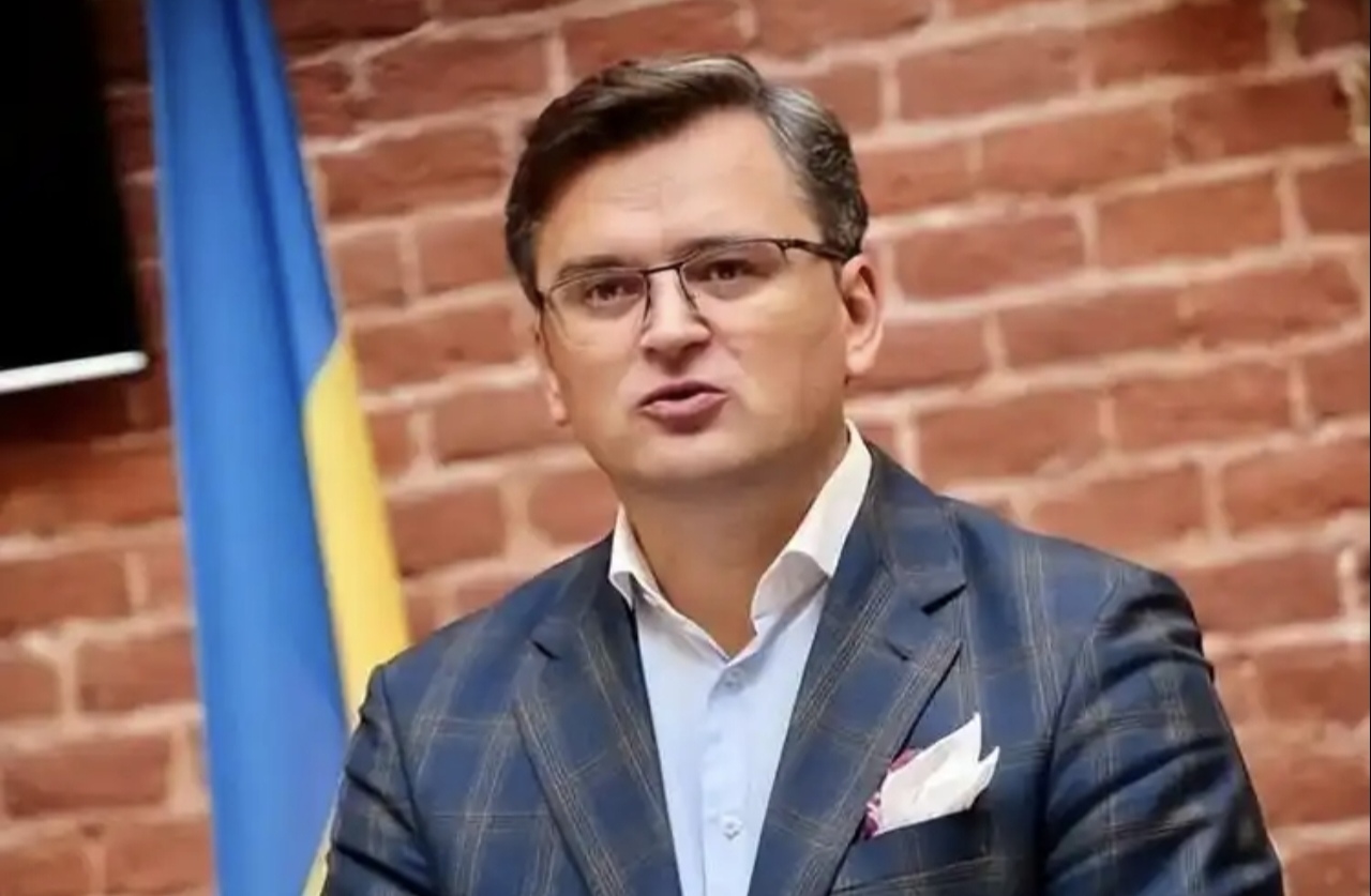 封锁开始了。乌克兰前外长，负责重建的副总理库列巴称，俄罗斯军队袭击了一艘从敖德萨