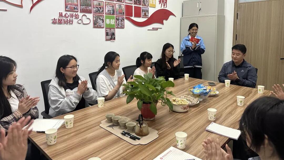 博士进社区 | 完成一次对话，领取一份“未来指南”