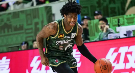 要是北京真把戴维斯签了，上海怕是要被盯得紧了？
直播吧和几个知情人都在说，北京打