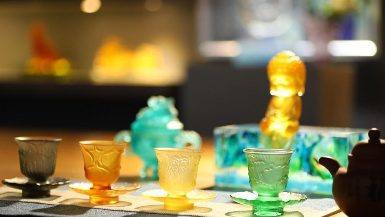 藏在矮脚杯里的千年琉璃梦