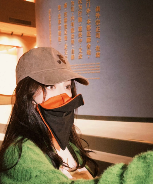 我的眼睛是一台相机，我以爱的名义记录你