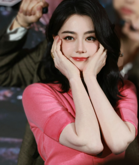 我希望成为一个有好作品和好角色，还有自己小生活的女演员