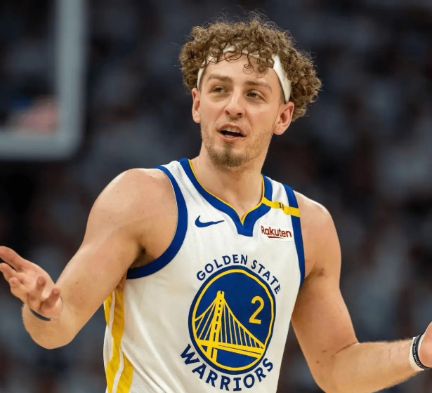 说句难听的 普尔当年言行比波杰嚣张多了

普尔是真把自己当库里接班人了  甚至场