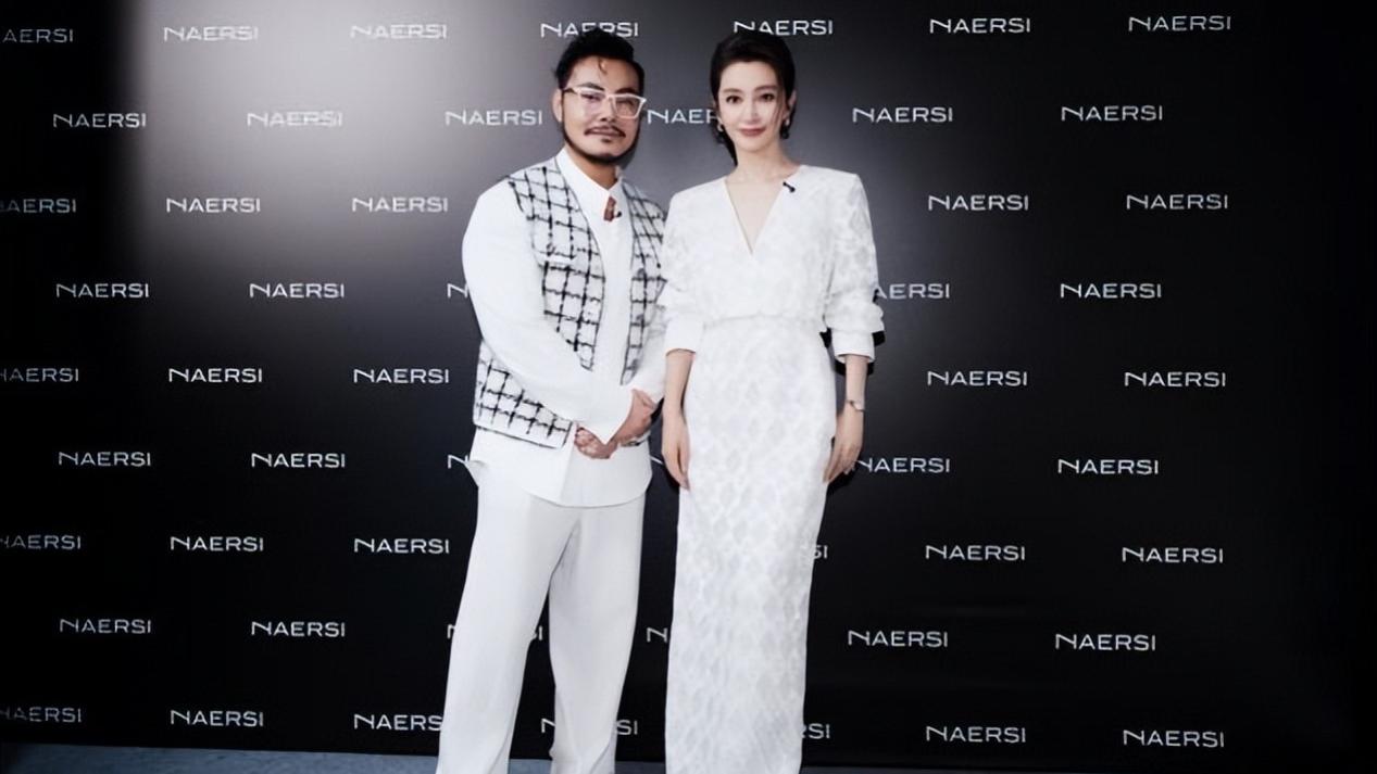 NAERSI官宣升级国际轻奢品牌——一场大秀背后的经营理念跃迁