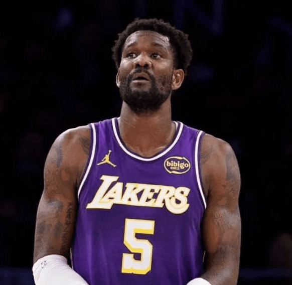 如果是打狼的话，我想知道艾顿好不好发挥

其实如果碰狼的话，在东里都缺战的情形下