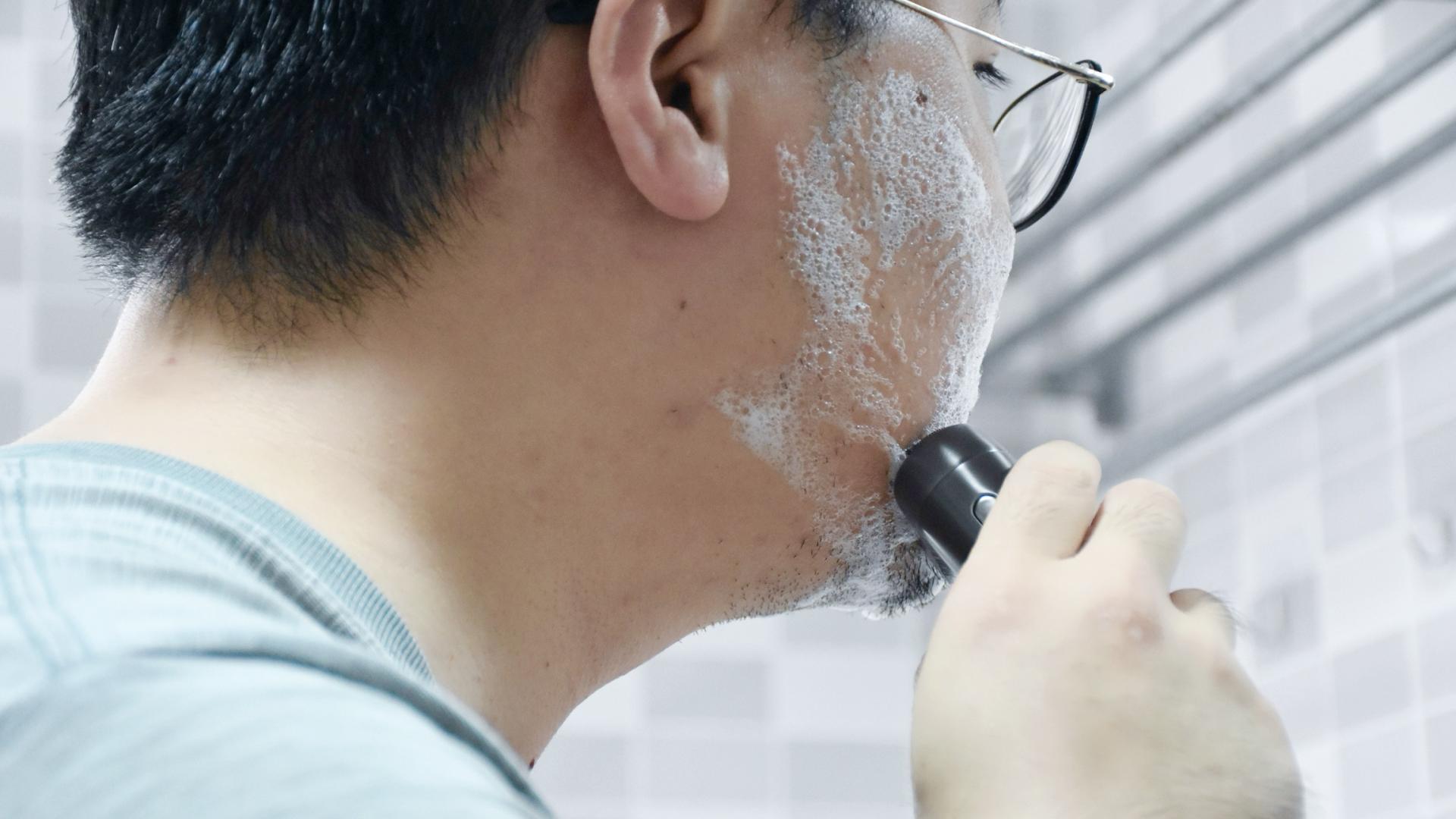FESX剃须刀测评：超猛18000转双动力，百元价位的性能小钢炮