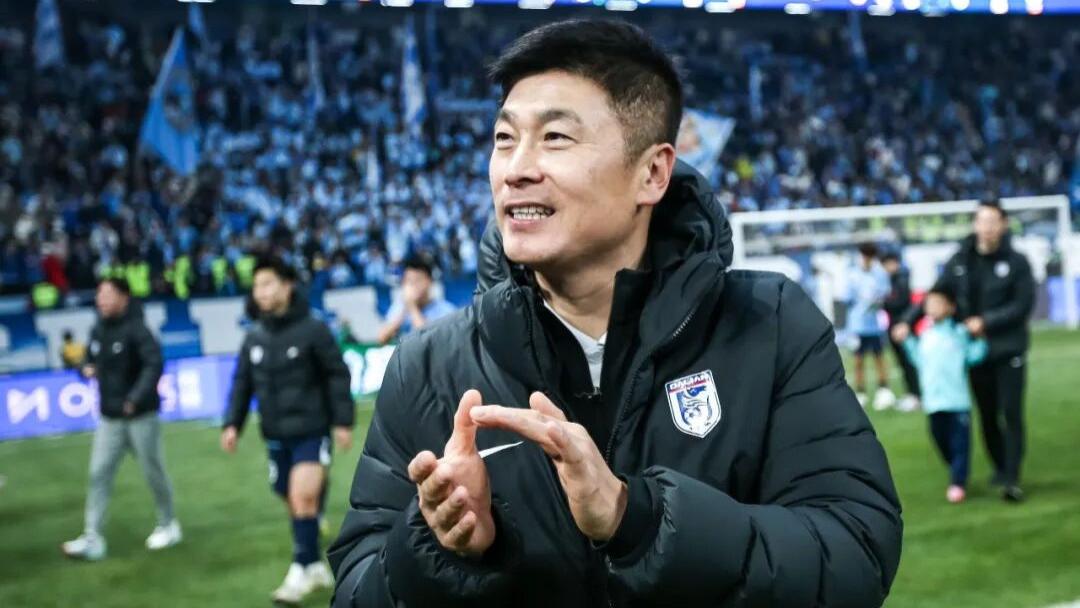 大连英博3-0完胜浙江豪取三连胜 超低控球率创佳绩，为主帅庆生