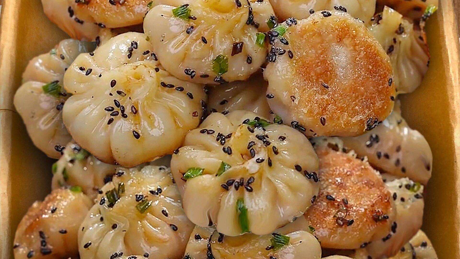 拇指生煎：唇齿间的烟火交响