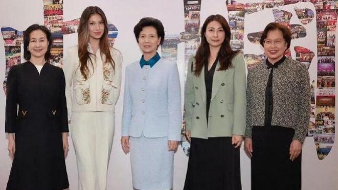 何超琼、郭晶晶、谷爱凌三位现象级女性同台亮相