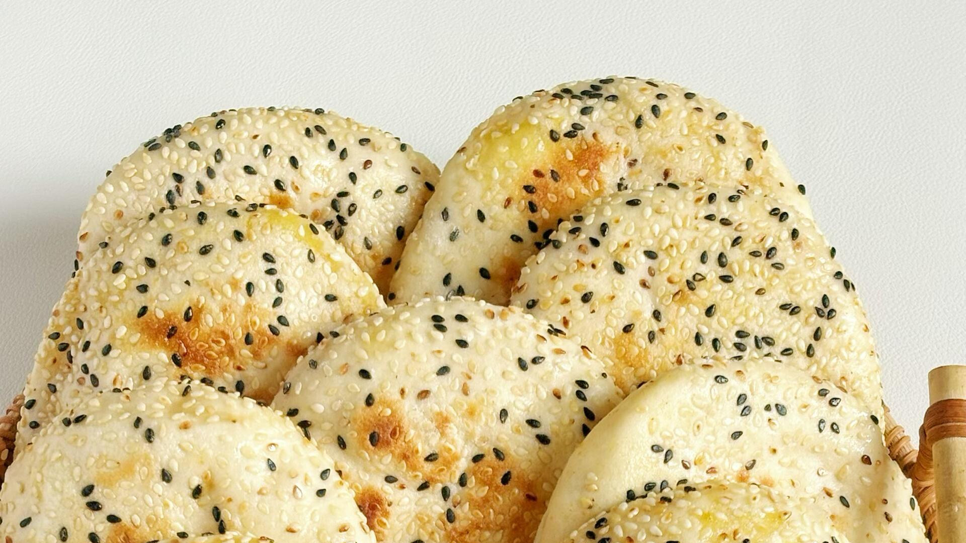 不用烤箱！会鼓包的口袋发面饼！外酥内软还分层，咬一口满嘴香。