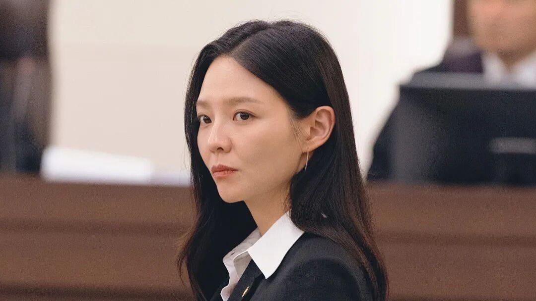 这个律师的嘴巴，借给了不想闭嘴的死人