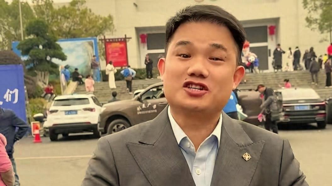 永州老板请全国朋友吃杀猪饭，硬砸150万，100头猪管够！