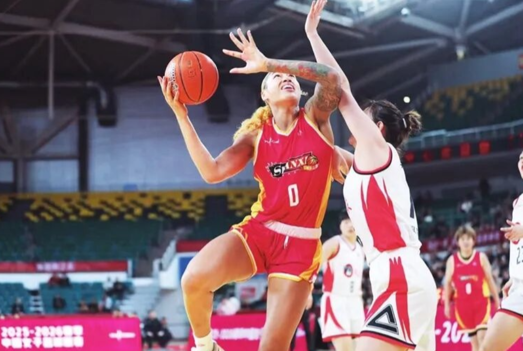 3月26日，2025-2026WCBA联赛季后赛揭开战幕。在首轮第一回合交锋中，