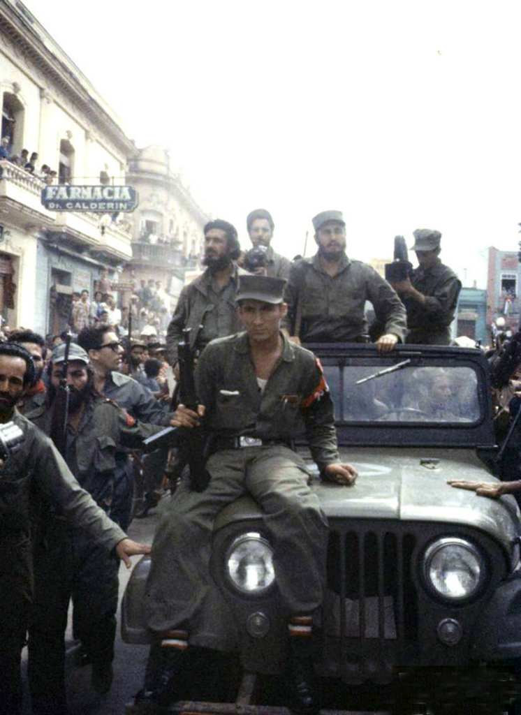  1959年1月，古巴首都哈瓦那，菲德尔·卡斯特罗来了。 