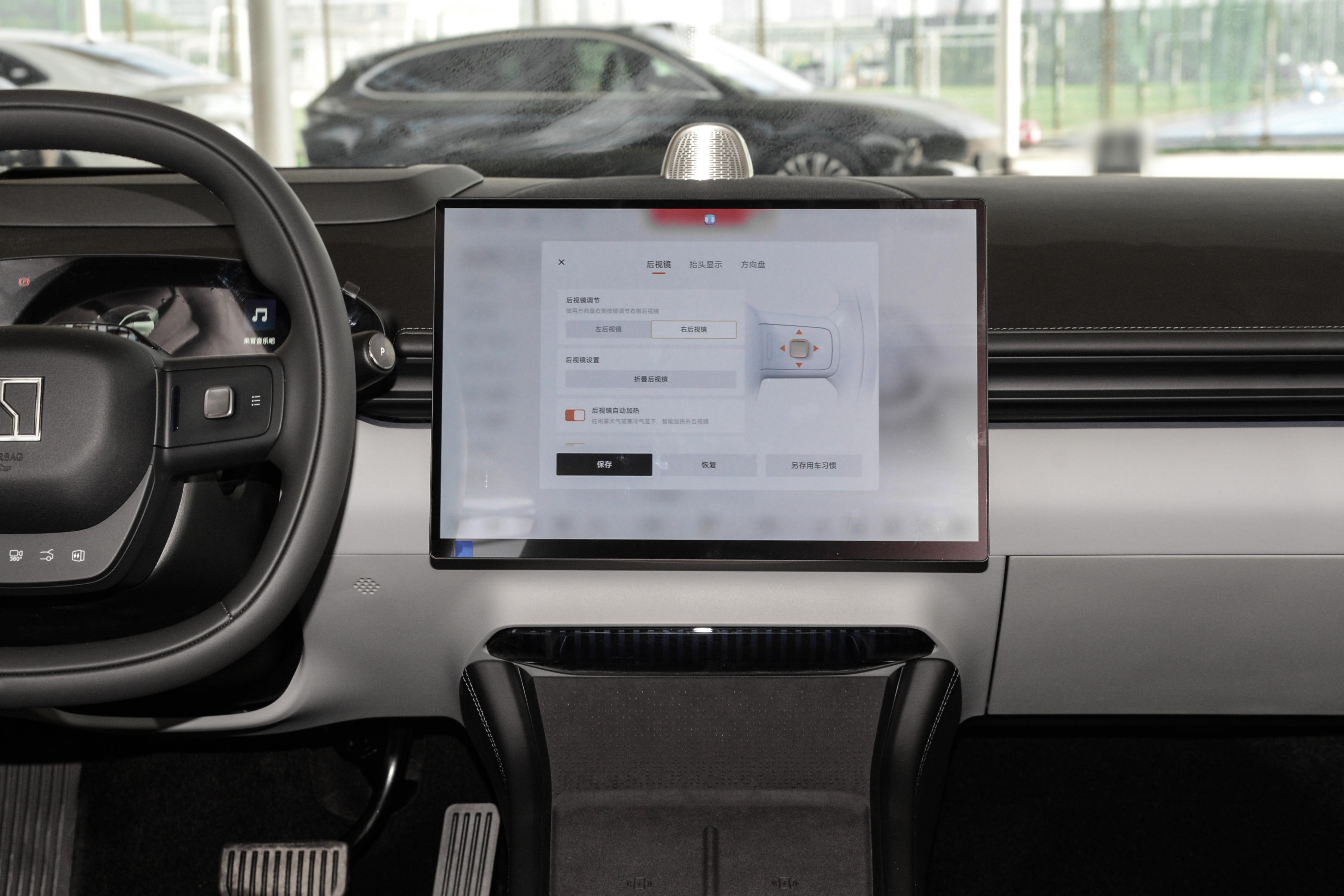 极氪007，充电快动力猛，但极氪的“背刺”让我有点慌。