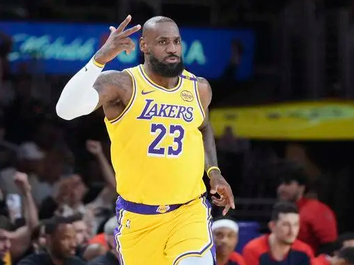 美媒NBACentral转载了ESPN名记Windhorst的报道：
“显然，勒