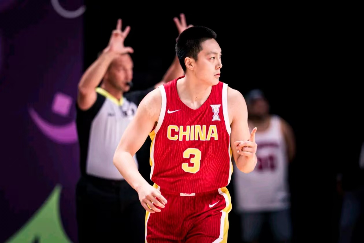 胡明轩还是太老实，国家队、俱乐部有伤不敢推脱，被网暴从没回应过