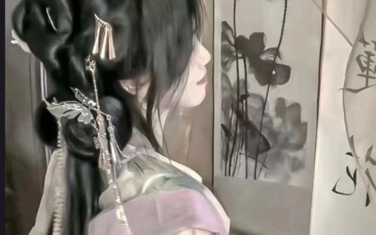 穿越到古代铁匠身上，碰巧遇到官府发老婆，领了个绝美娇妻回家