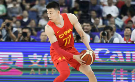 张镇麟被国家队边缘化绝不是偶然，就这状态一到国际赛场上对抗节奏、无球跑动全跟不上