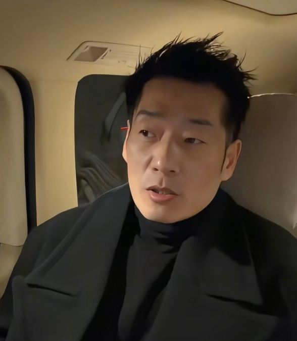 ken属实惨他现在每发一条vlog也是跟马晴一样
本来他参加《日落时分说爱你》最