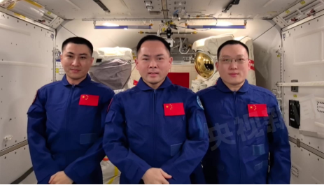 向着星辰大海勇敢出发！神二十一乘组在太空祝福中国航天