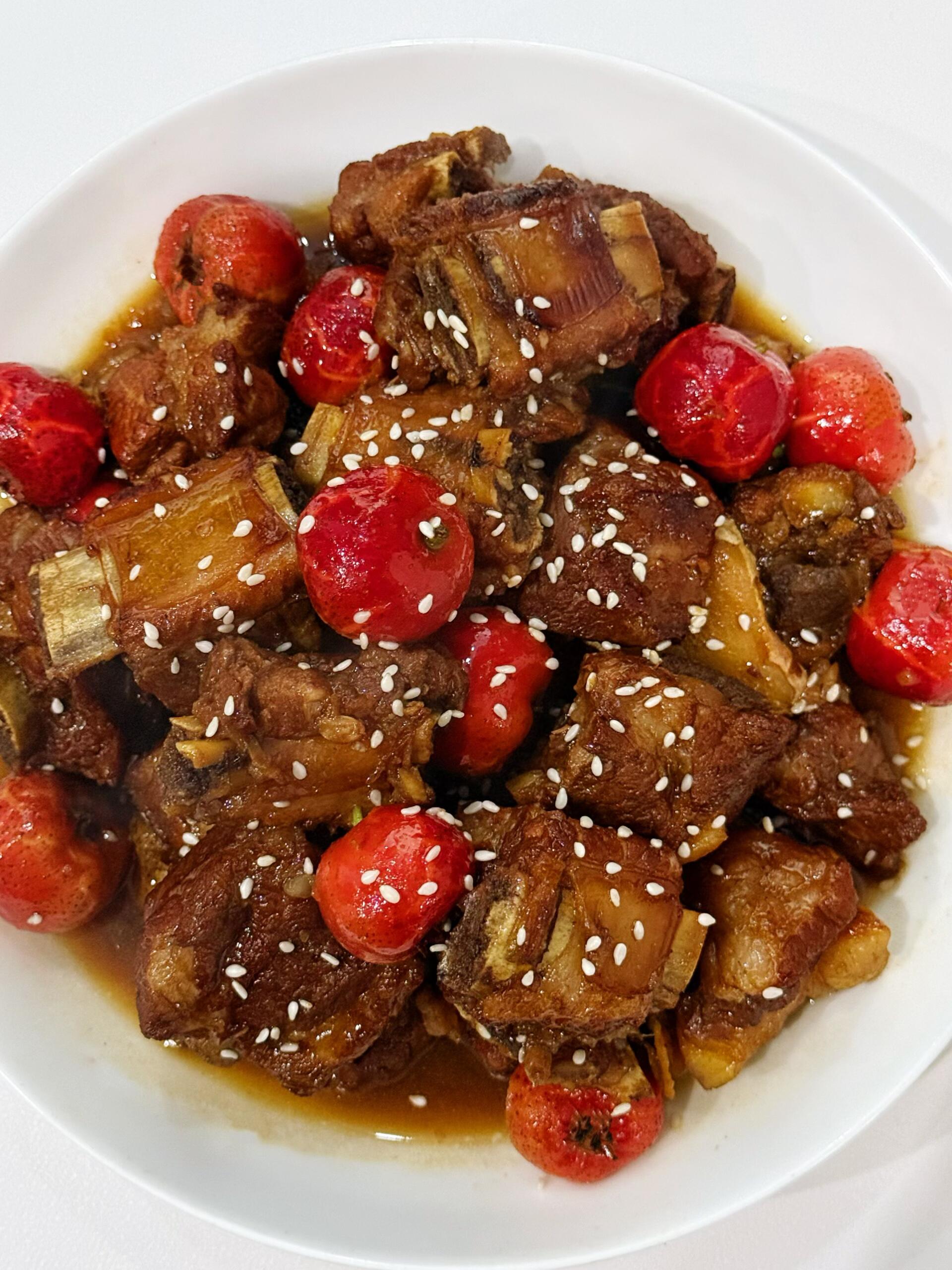 真的不是黑暗料理！山楂炖排骨真的巨巨好吃
过年大鱼大肉吃腻了❓给大家安利一道山楂