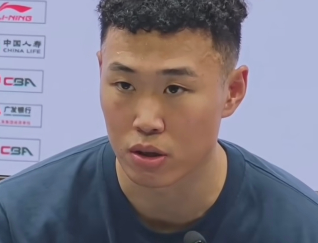 中国队87-80日本，赛后贺希宁这样评价全队:“今晚，我们赢得了一场伟大的胜利，