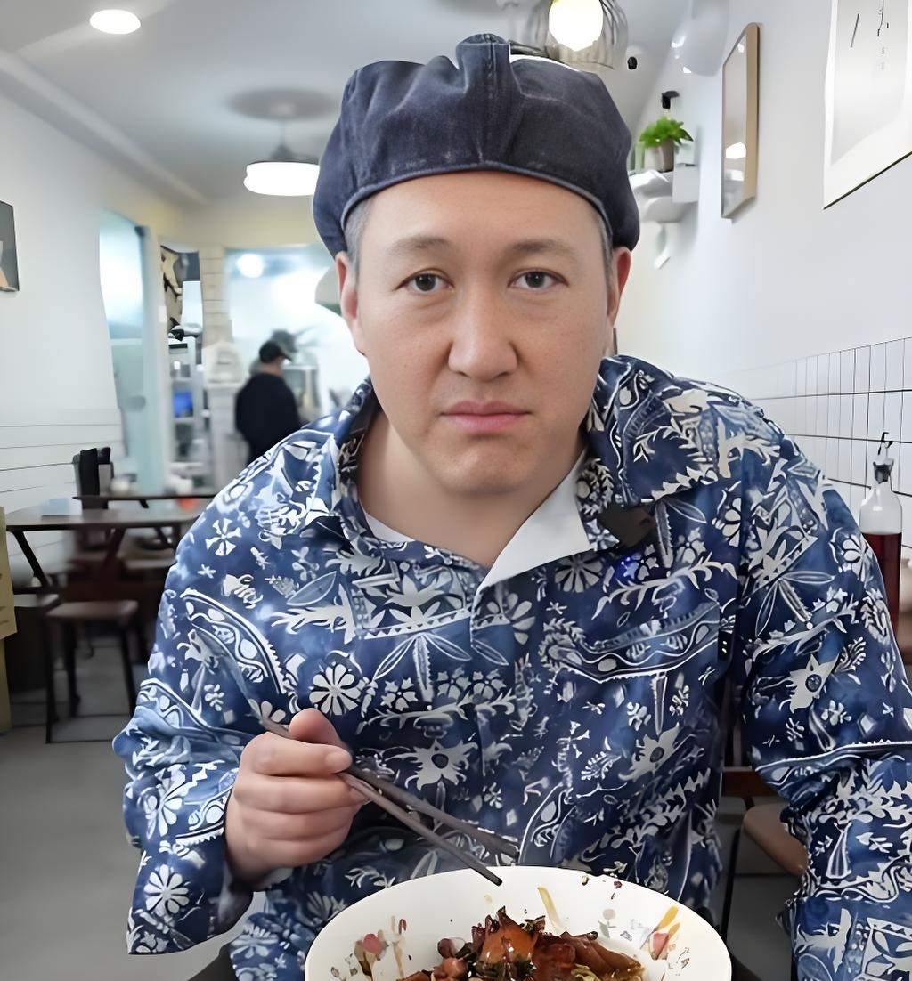 大家还记得这位男演员吗？赵春羊今年53岁，土生土长黑龙江哈尔滨人，身高1米82，