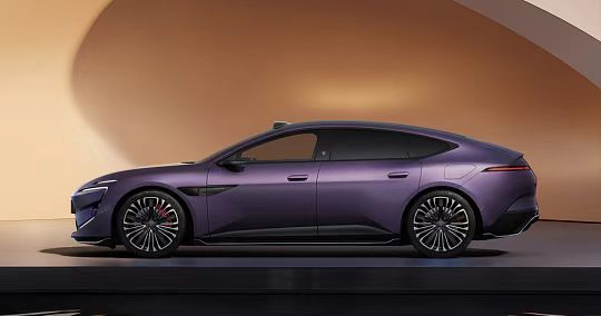 车尾设计简约大气 稳重耐看气场足