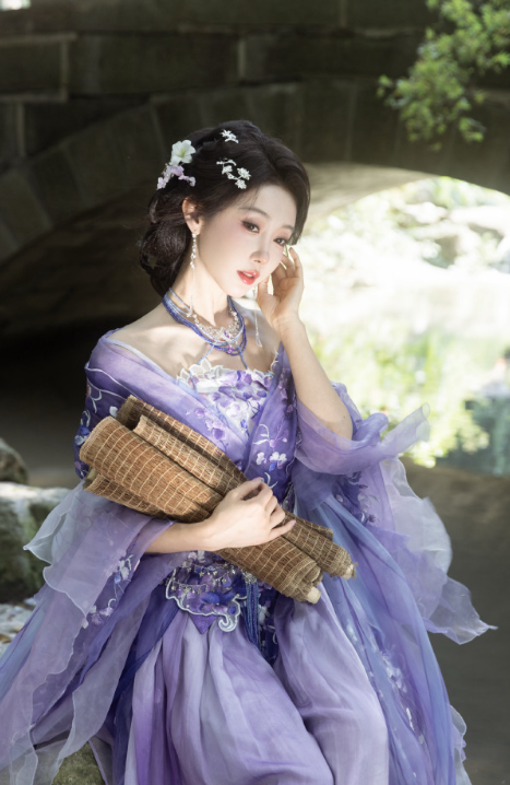 古风妆造果然是宣璐的舒适区，这感觉也是没谁了！