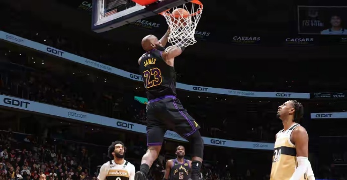 詹皇下家传闻满天飞，回到骑士？骑士球迷看到人都要麻了，人正在走年轻化路线，拼的是