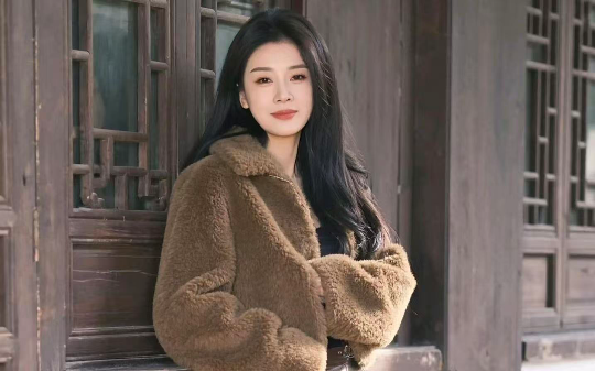 女网红在酒店住3年花了20万，自认为是大客户，结果却被保洁员嫌太麻烦，当场发飙