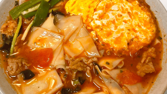 番茄肉片荷包蛋面叶，一碗会撒娇的暖胃汤