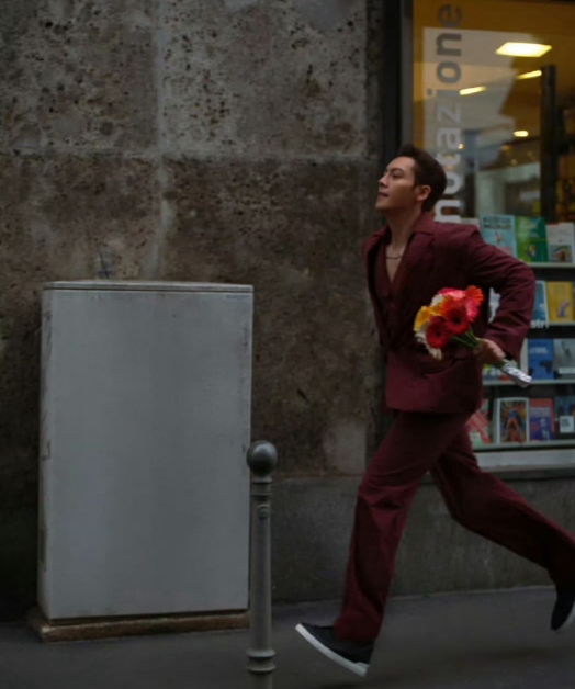 北京地铁播报，竟让人幻听成大张伟找陈伟霆!用大张伟声线喊陈伟霆领身份证，不过人家