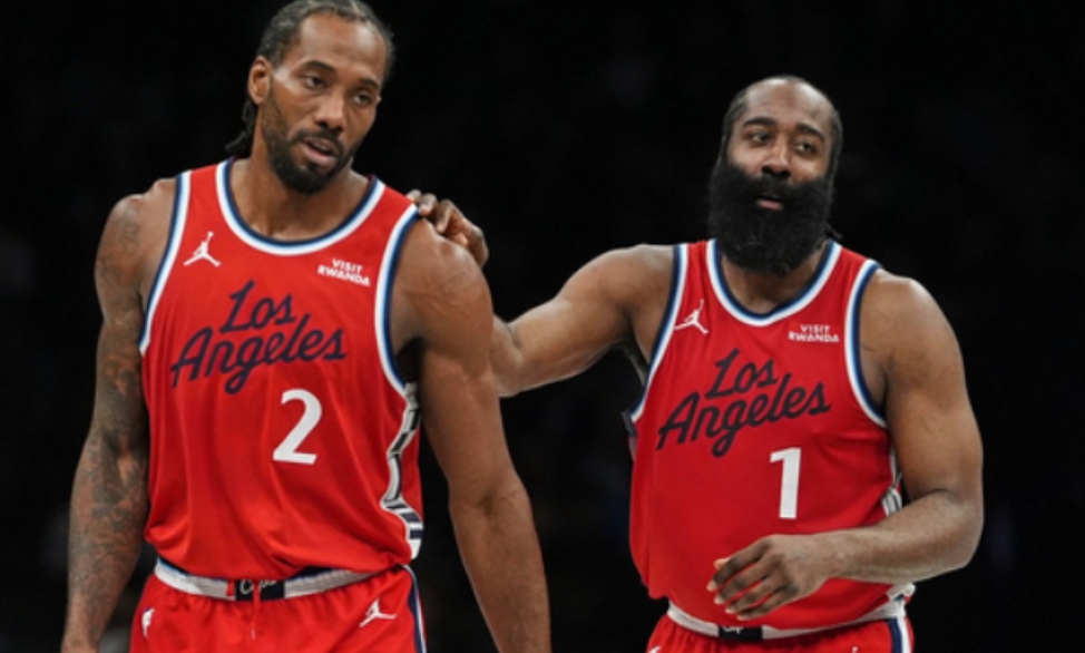 原来，骑士要的是这个詹姆斯啊。
詹姆斯哈登的交易尘埃落定，哈登和加兰互换东家，骑