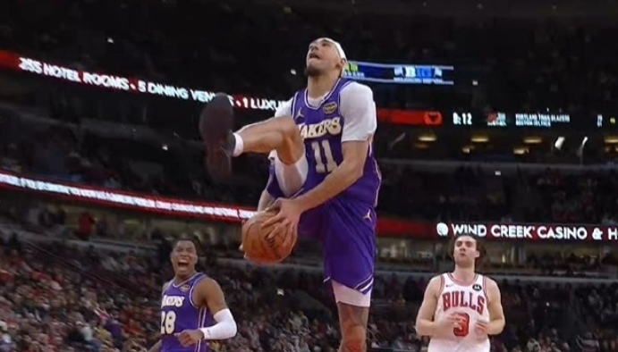 东契奇隔空回应海斯炸裂扣篮：“我十几岁就会了，有视频为证！”